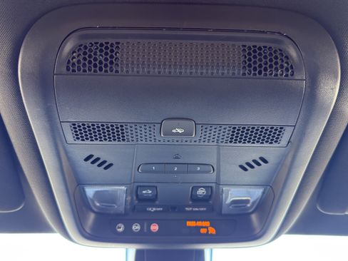 Used 2025 Cadillac XT6 Premium Luxury image 41