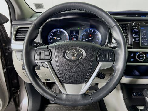 Certified 2015 Toyota Highlander XLE image 12