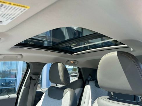 Used 2022 Chevrolet Bolt EUV Premier w/ Sun & Sound Package image 36