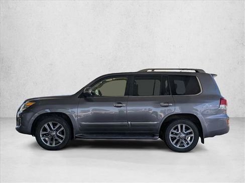 Used 2013 Lexus LX 570 4WD w/ Luxury Pkg image 8