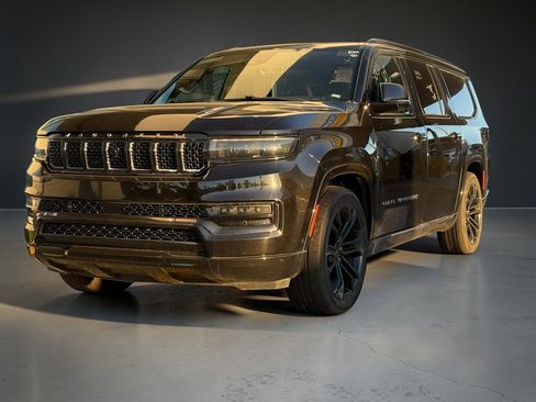 Used 2024 Jeep Grand Wagoneer L Series II w/ Quick Order Packagew 28T image 17