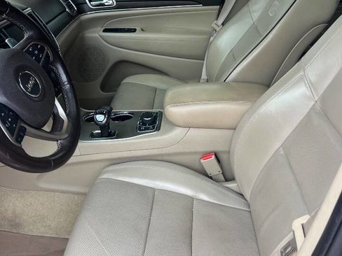 Used 2015 Jeep Grand Cherokee Overland AWD/4WD image 8