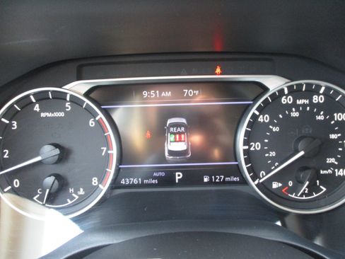 Used 2023 Nissan Rogue SV AWD/4WD image 17