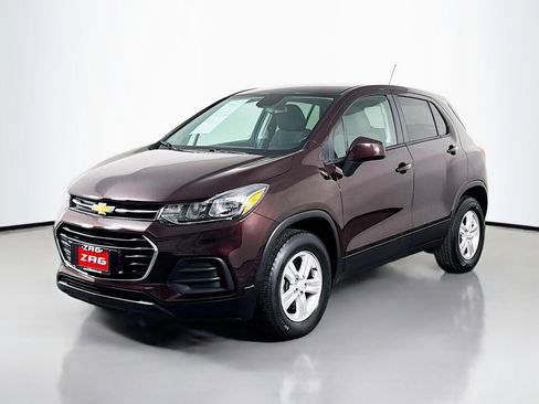 Used 2021 Chevrolet Trax LS w/ Tint and Cruise Package image 1