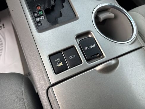 Used 2011 Toyota Highlander 4WD w/ Tech Pkg image 20