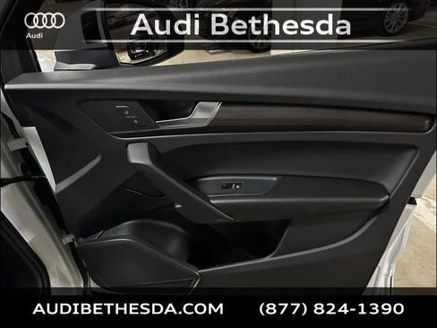 Certified 2025 Audi Q5 2.0T Premium image 29