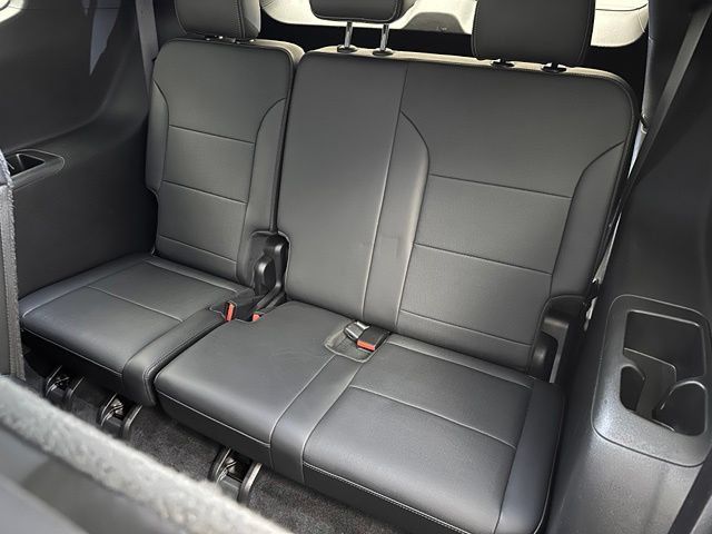 Used 2025 Buick Enclave Preferred AWD/4WD image 20