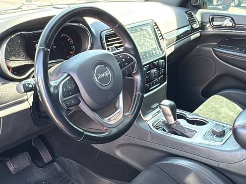 Used 2020 Jeep Grand Cherokee Trailhawk w/ Premium Lighting Group AWD/4WD image 17