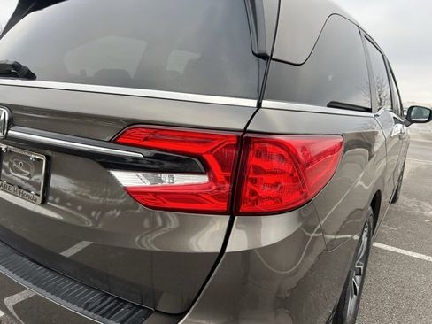 Used 2023 Honda Odyssey EX-L image 8