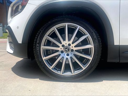Used 2020 Mercedes-Benz GLB 250 image 11