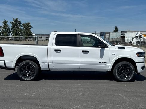 New 2026 RAM 1500 4x4 Crew Cab image 2