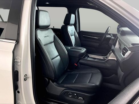 Certified 2023 GMC Yukon XL Denali AWD/4WD image 11
