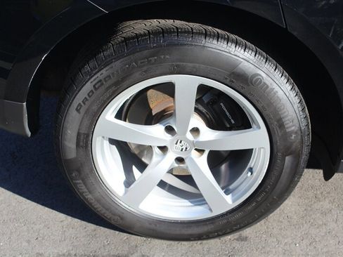 Used 2020 Porsche Macan AWD/4WD image 25