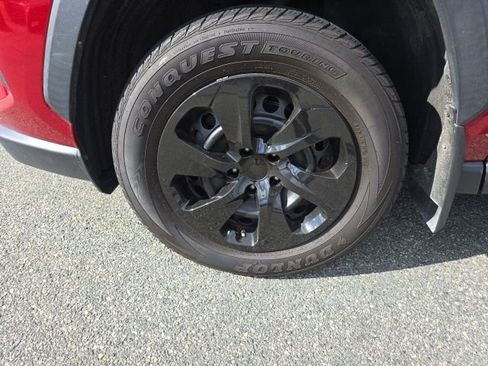 Used 2021 Toyota RAV4 LE image 11