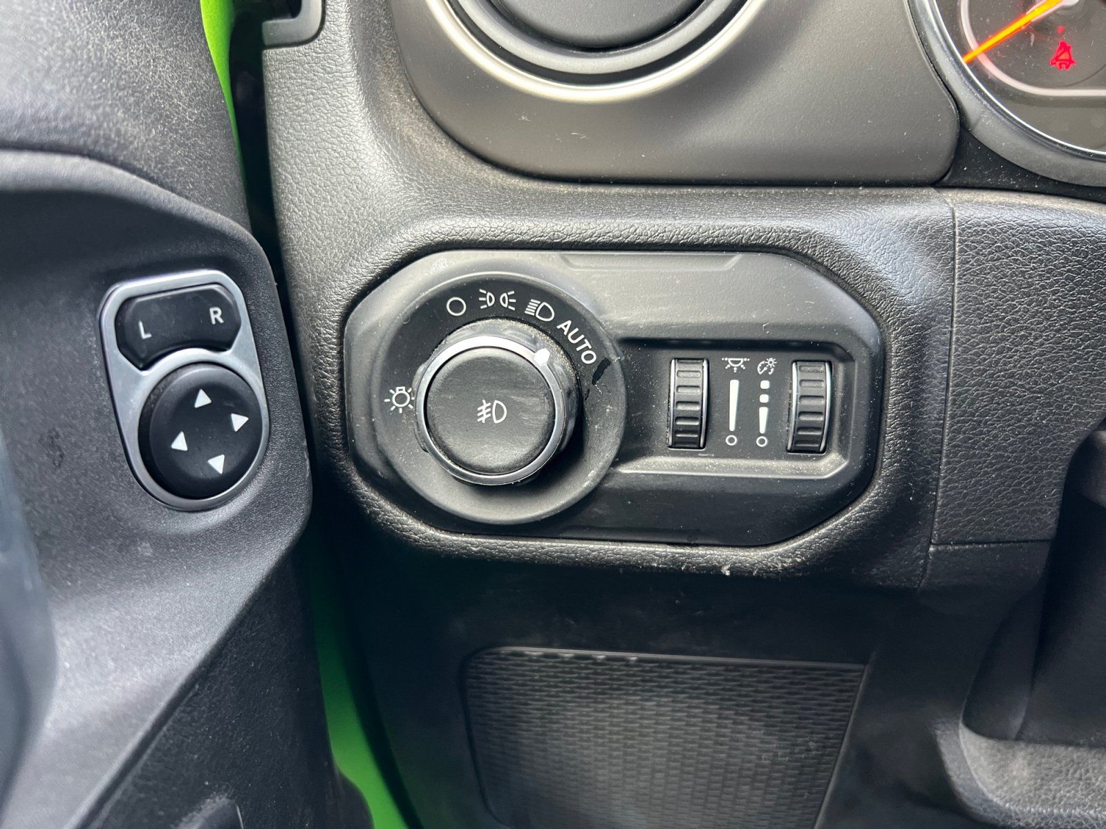 Used 2019 Jeep Wrangler Unlimited Sport S AWD/4WD image 30