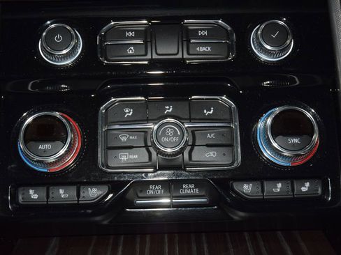 Used 2024 GMC Yukon Denali image 35