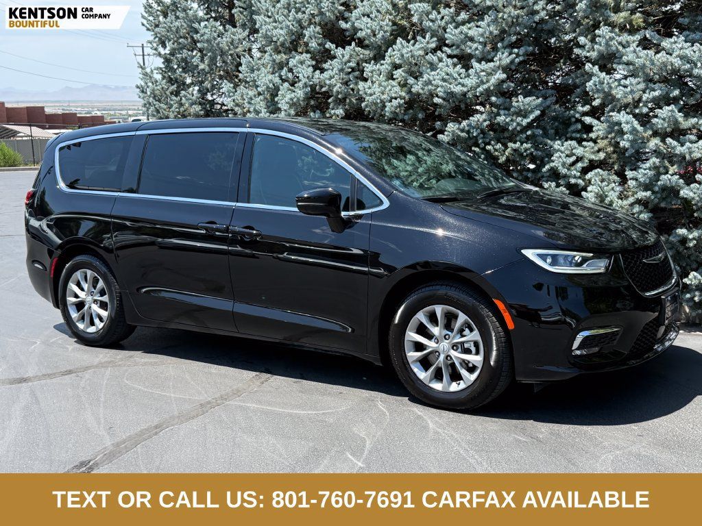 Used 2026 Chrysler Pacifica Limited FWD image 11