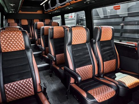 Used 2019 Mercedes-Benz Sprinter 3500 image 53