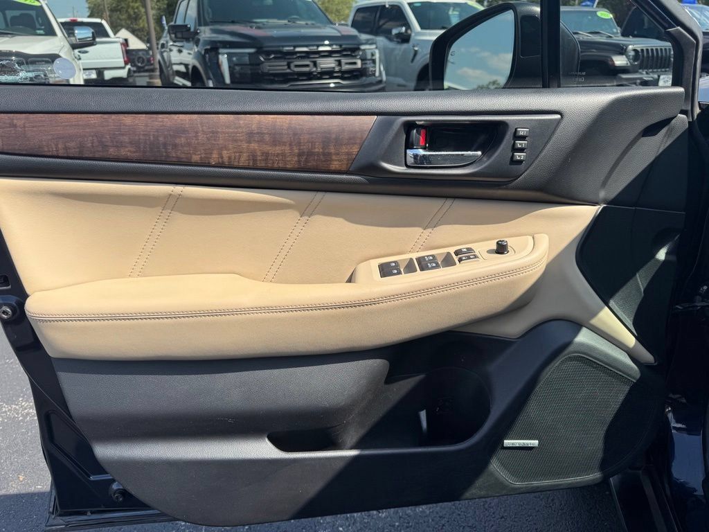 Used 2018 Subaru Outback 3.6R Limited AWD/4WD image 2