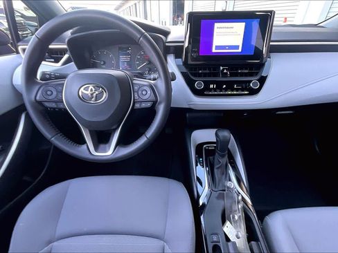 Used 2025 Toyota Corolla SE image 15