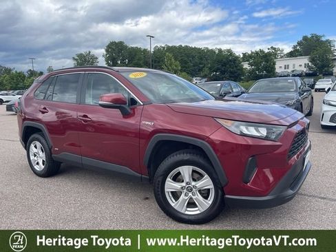 Used 2020 Toyota RAV4 LE AWD/4WD image 1