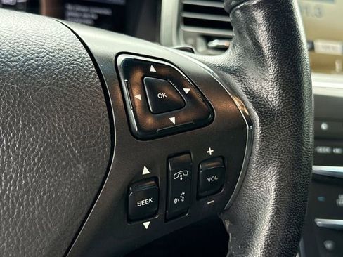 Used 2016 Lincoln MKS FWD image 40