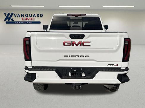 Used 2024 GMC Sierra 2500 AT4 w/ AT4 Premium Plus Package image 4