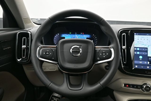 Used 2023 Volvo XC40 B5 Plus w/ Driver Assist Package AWD/4WD image 24