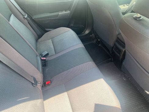 Used 2018 Toyota Corolla LE FWD image 19