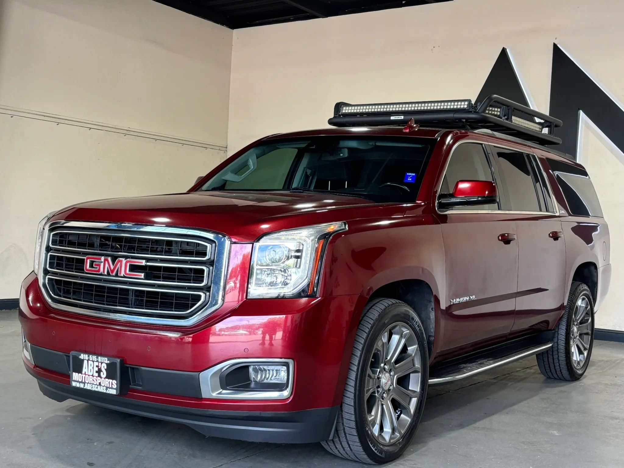 Used 2019 GMC Yukon XL SLE w/ Convenience Package AWD/4WD image 1