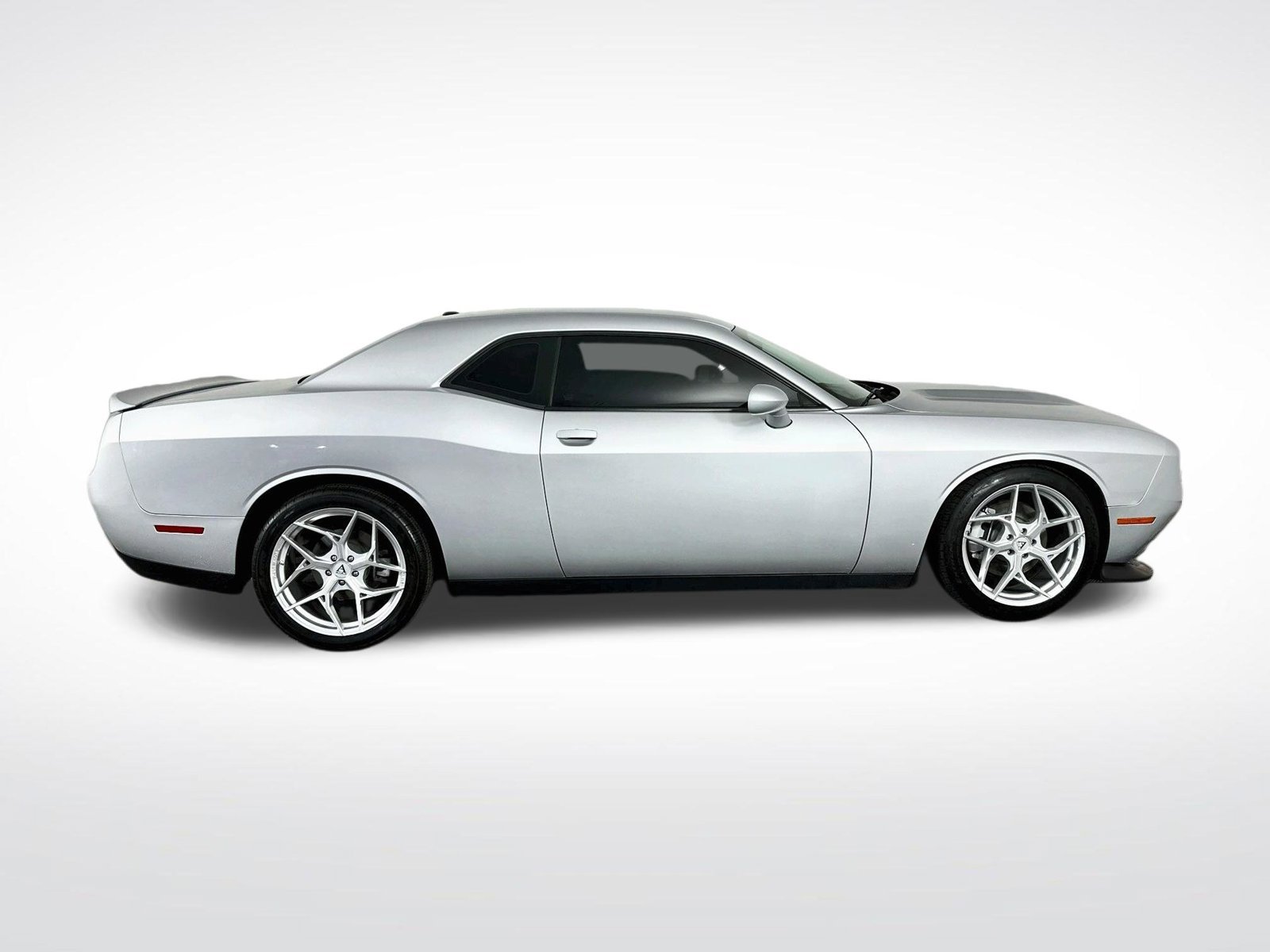 Used 2022 Dodge Challenger GT RWD image 9