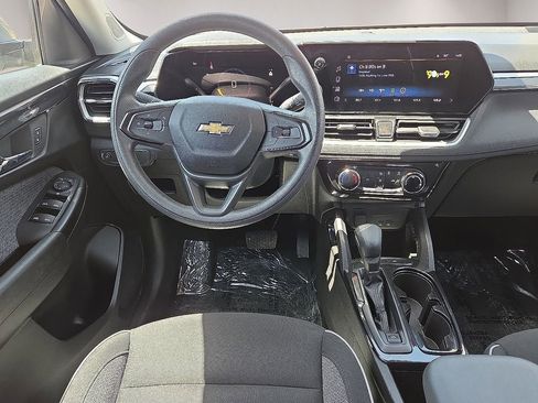 Used 2025 Chevrolet TrailBlazer LT FWD image 19