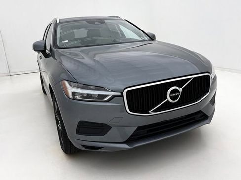 Used 2020 Volvo XC60 T5 Momentum w/ Protection Package Premier AWD/4WD image 6