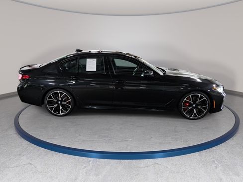 Used 2023 BMW M550i xDrive w/ Executive Package AWD/4WD image 4