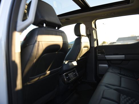 New 2026 Ford F250 Lariat w/ Black Appearance Package image 24