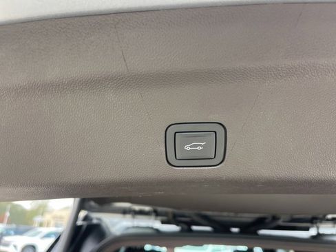 Used 2024 GMC Yukon Denali w/ Max Trailering Package image 8