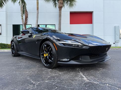 Used 2021 Ferrari Roma RWD image 6