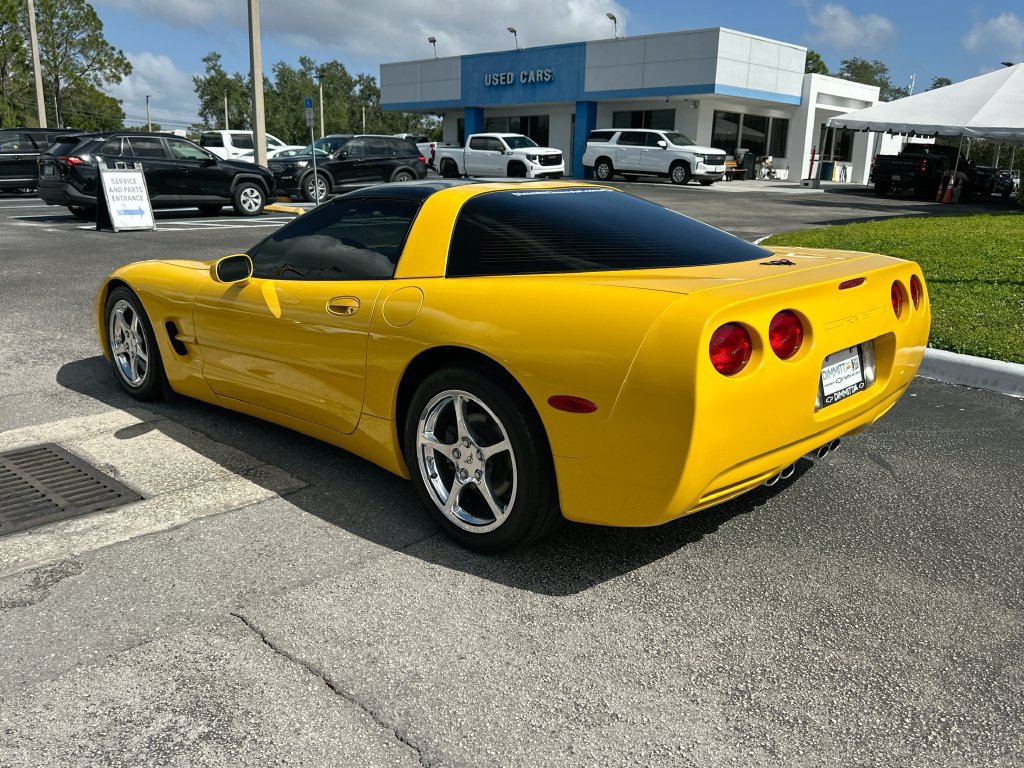 Used 2002 Chevrolet Corvette Coupe w/ Preferred Equipment Group2 RWD image 7