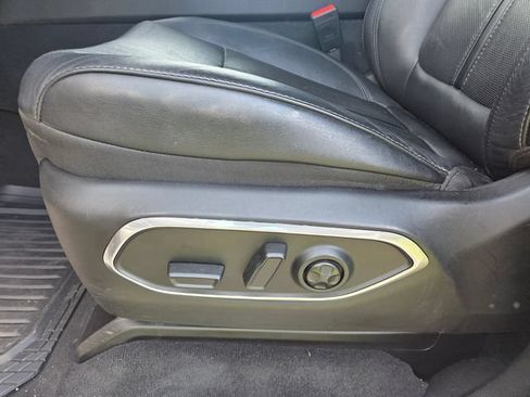 Used 2024 Jeep Wagoneer L Series II w/ Flexible Seating Group AWD/4WD image 8