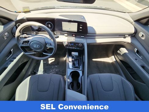 Certified 2025 Hyundai Elantra SEL FWD image 14