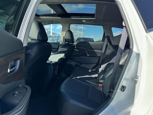 Used 2024 Nissan Murano Platinum w/ Cargo Package image 10