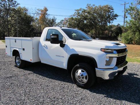 Used 2022 Chevrolet Silverado 3500 LT w/ Convenience Package image 8