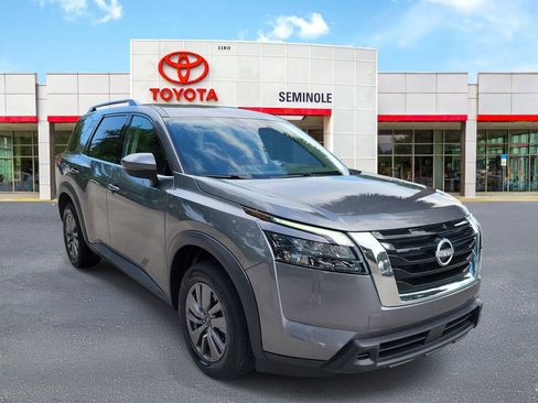 Used 2025 Nissan Pathfinder SV AWD/4WD image 2