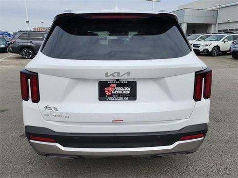 New 2026 Kia Sorento S w/ S Panoramic Sunroof Package image 4