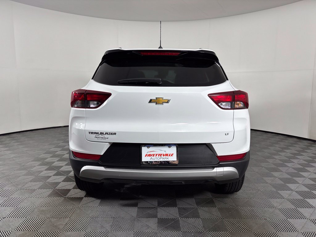 Used 2025 Chevrolet TrailBlazer LT FWD image 12