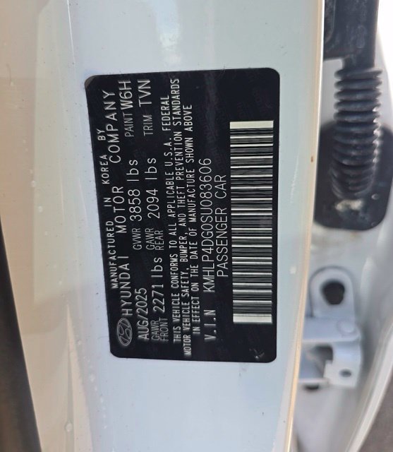 Used 2025 Hyundai Elantra Limited FWD image 16