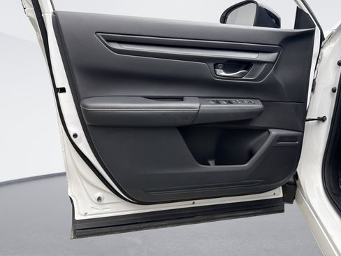 Used 2024 Honda CR-V Sport image 9