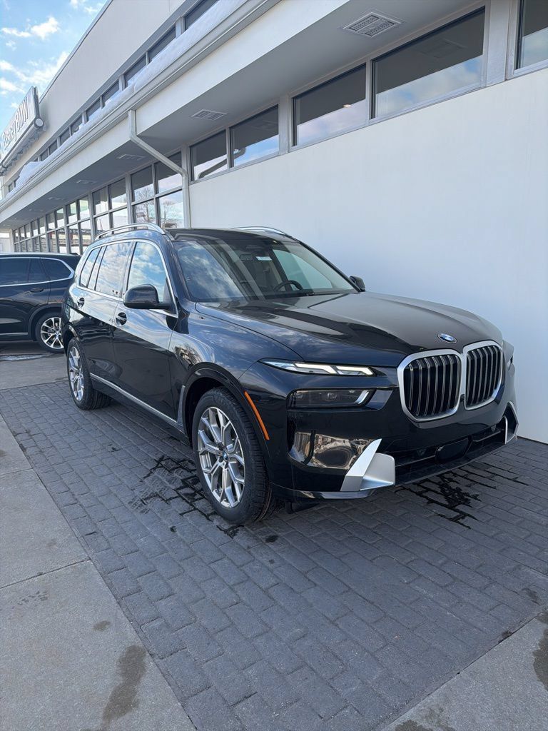 New 2026 BMW X7 xDrive40i w/ Premium Package AWD/4WD image 1