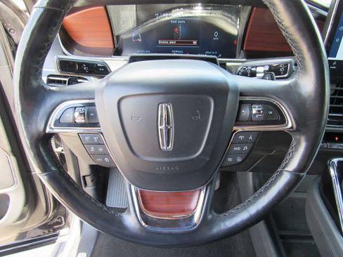 Used 2023 Lincoln Navigator Reserve AWD/4WD image 30