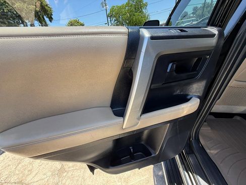 Used 2010 Toyota 4Runner Limited RWD image 26